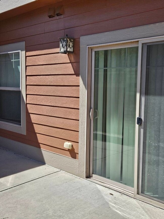 Photo - Beautiful 2 Bedroom Condo Avail NOW Unit 202