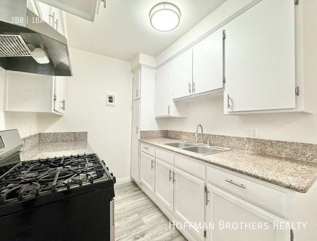 Photo - 1145 Elden Ave Unidad 5