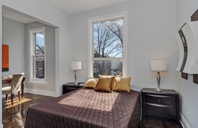 Photo - 2940 W Adams St