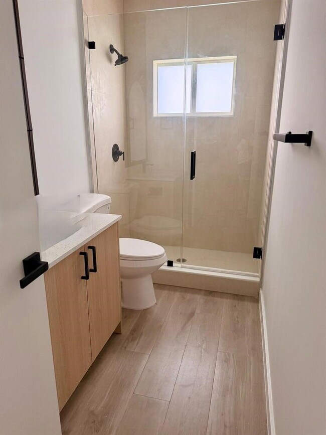 Photo - 831 SE 9th Ave