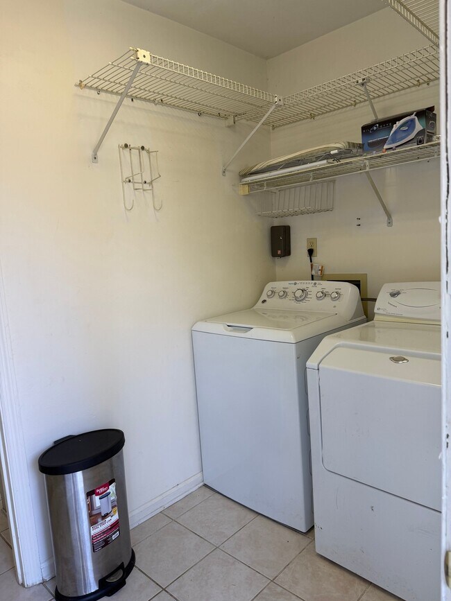 Photo - 420 Richview Park Cir E