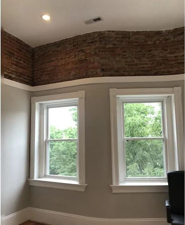 3002 N Calvert St Unit 3