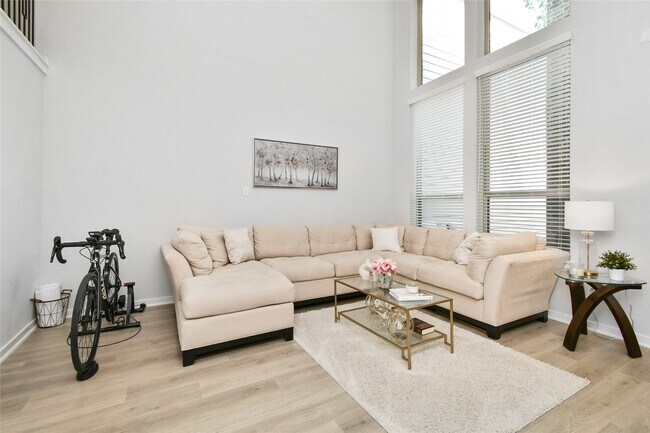 Photo - 527 Cypress Vly Ave