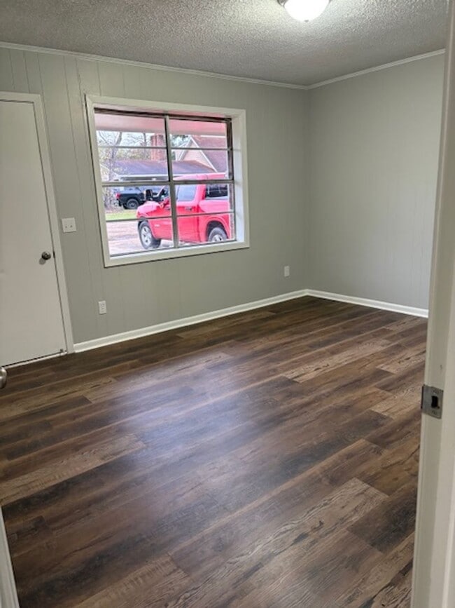 Photo - Renovated 3 Bedroom 1 Bath Home for Rent!