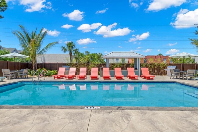 Pool Area with Grills - Miramar