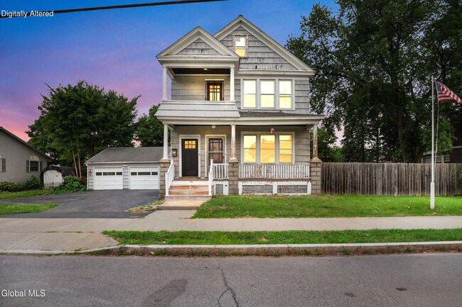 Building Photo - 2139 Foster Ave