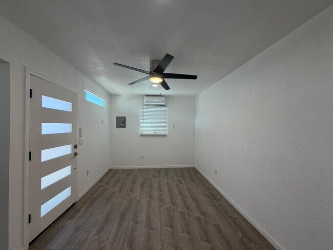 43119 7th St E Unidad c