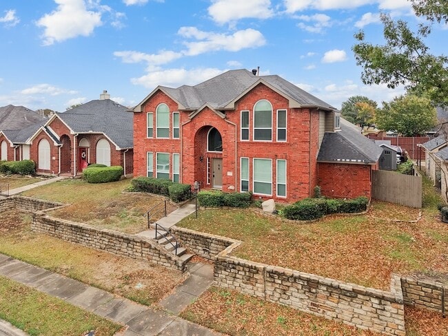 1226 Rivercrest Dr
