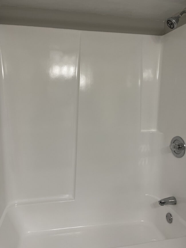 Studio- Lotus Lux w/Washer & Dryer
