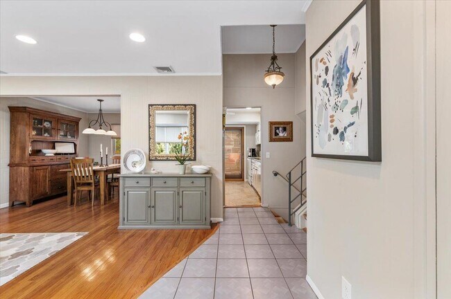 Photo - 11 Halcourt Dr