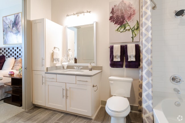 2BR,2BA - 1268SF - B3 - BATHROOM