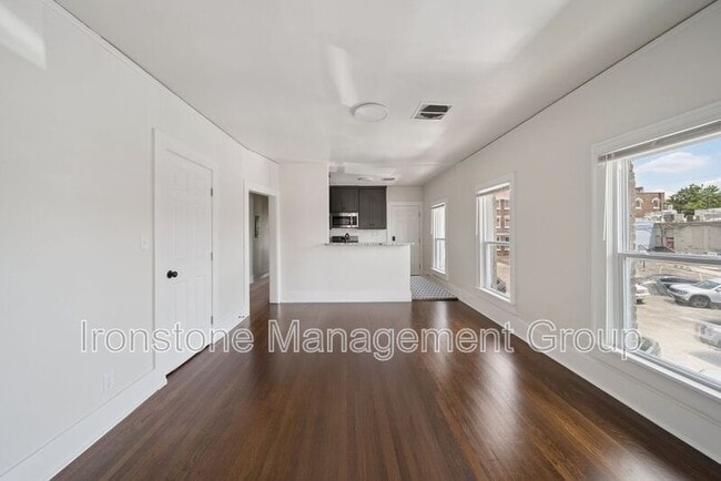 Photo - 1435 S Peoria Ave