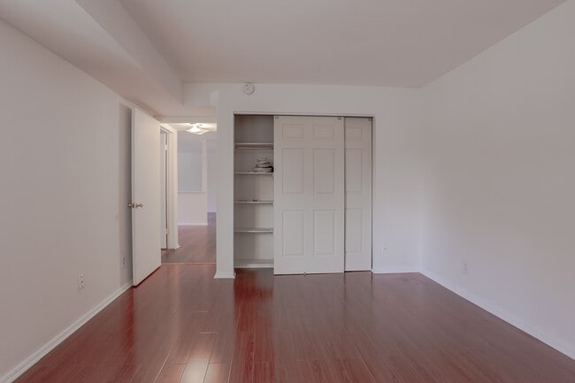 Building Photo - 1203 Sayre Dr Unit princeton Rental