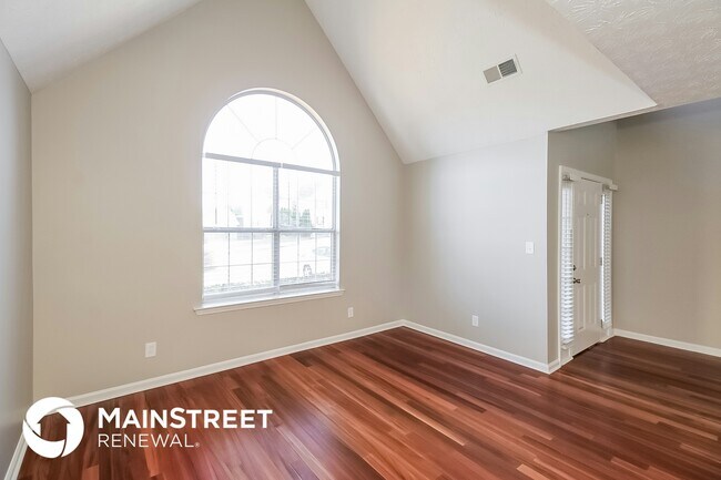 Photo - 130 Carriage Lake Dr