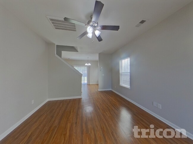 Photo - 484 Westmoreland Rd