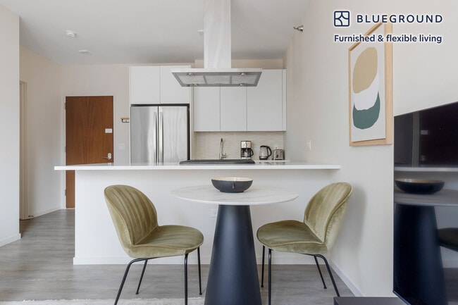 Photo - 8 E Huron St Unit FL10-ID971