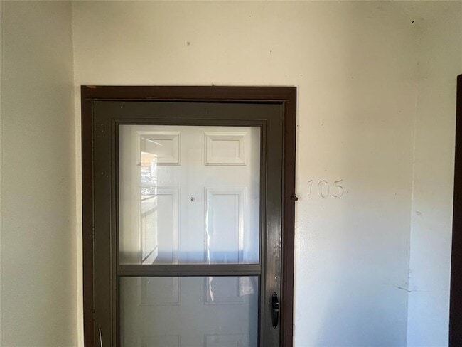 Photo - 401 SE 12th St Unit 105