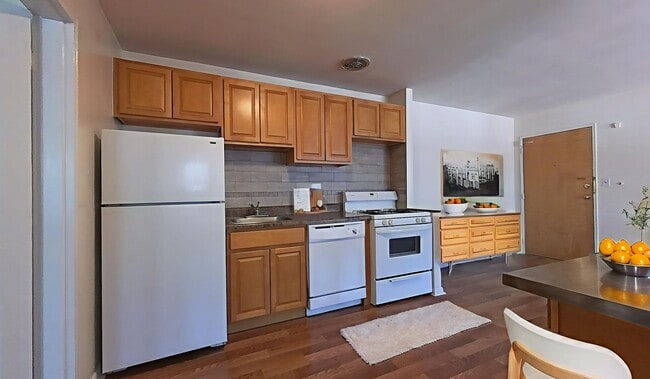 Photo - Seminary Apartments