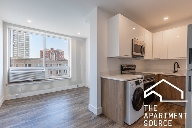 Building Photo - 901 W Carmen Ave Unit 103