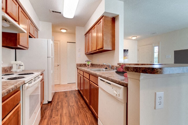 Photo - Coachman's Landing Apartments