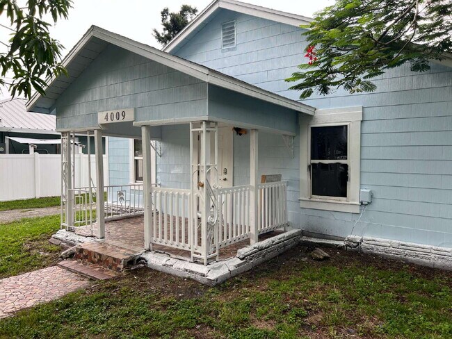 Photo - 3BR/1BA Home in Fort Myers with Large Deta...