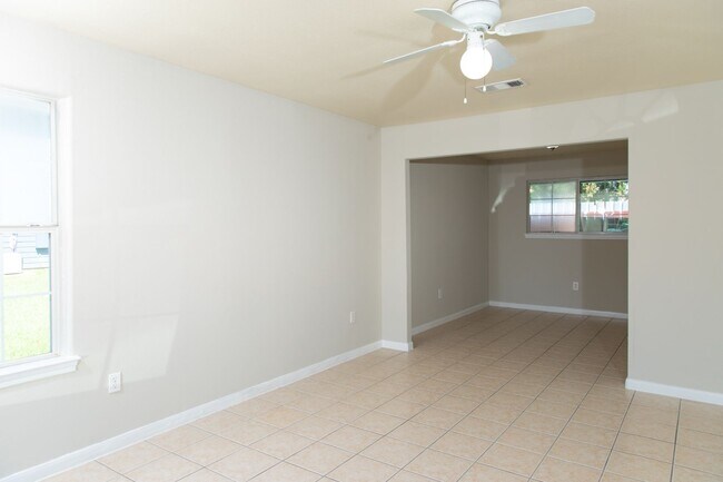Photo - Duplex For Lease Unit Cravens Place F2