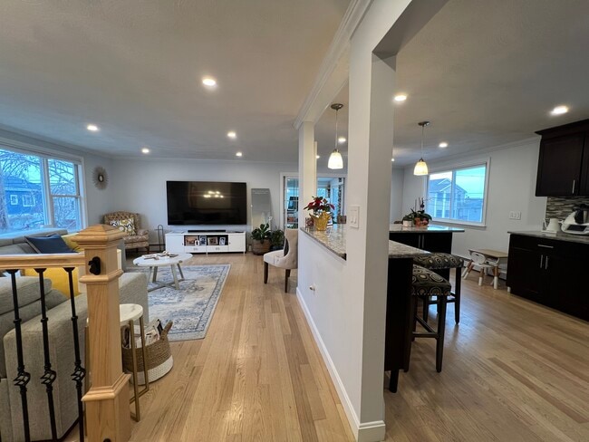 Building Photo - 51 Dawes St Unit 1