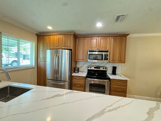 Photo - 512 High Point Dr