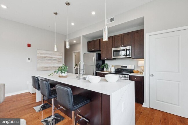 Photo - 100 Forrest Ave Unidad 203