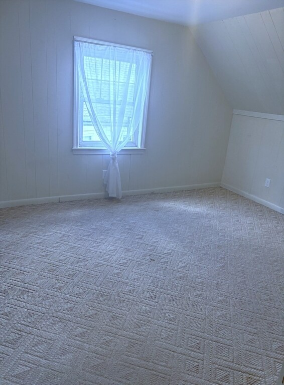 Photo - 202 Robbins St