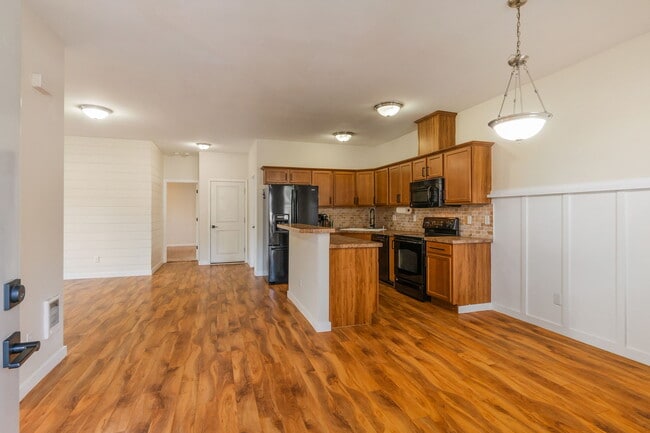 Photo - 5231 66th Ave SE