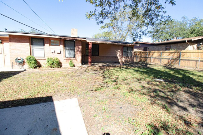 Photo - 434 Cosgrove St