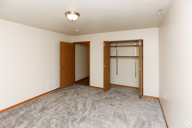 2BR, 1BA - 1,150 – 1,250SF - Bedroom - Westlake Townhomes Apartments