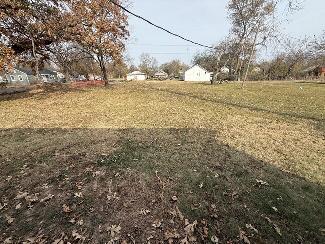 Photo - 730 W 14th St