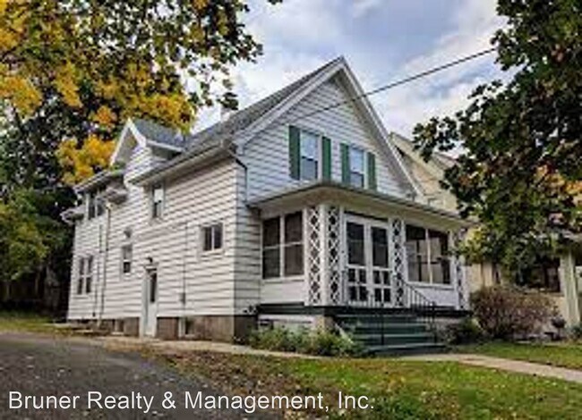4 br, 2 bath House - 8 Lathrop Street - 4 br, 2 bath House - 8 Lathrop Street