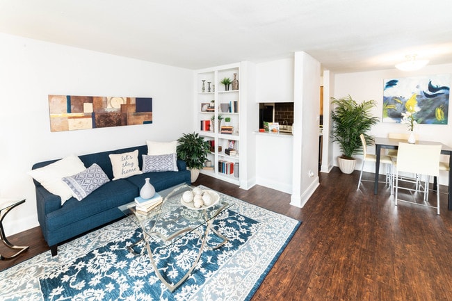 Interior Photo - Somerset Rental
