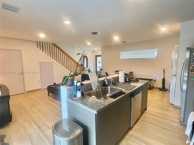 Photo - 957 NW 10th St
