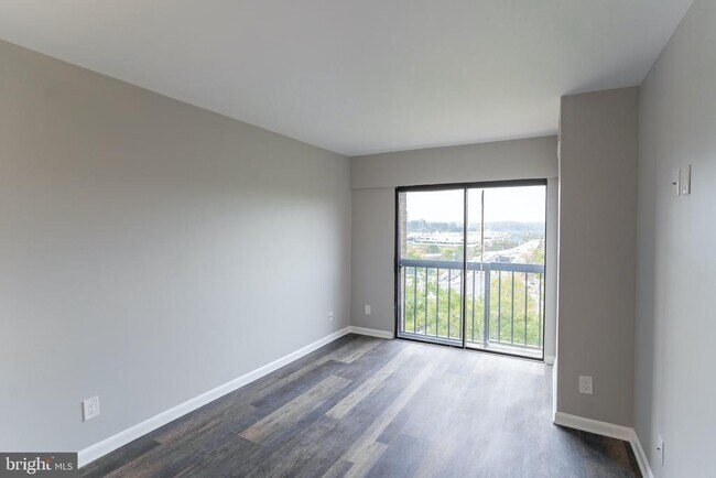 Photo - 1001 26th St NW Unit 807