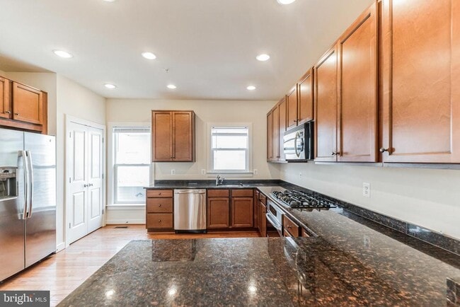 Building Photo - 12167 Waveland St Rental