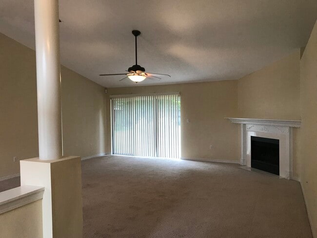 Photo - 517 Samana Way