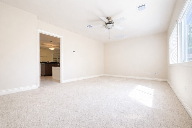 Photo - 3411 Clearview Cir