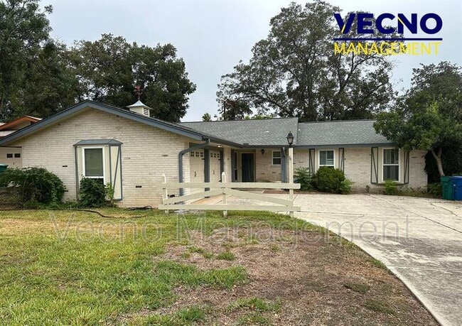 Building Photo - 3643 Richwood Dr Unit 1