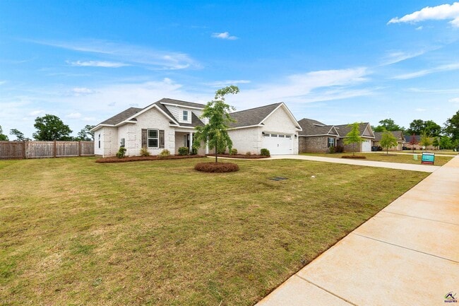 Photo - 241 Overton Dr