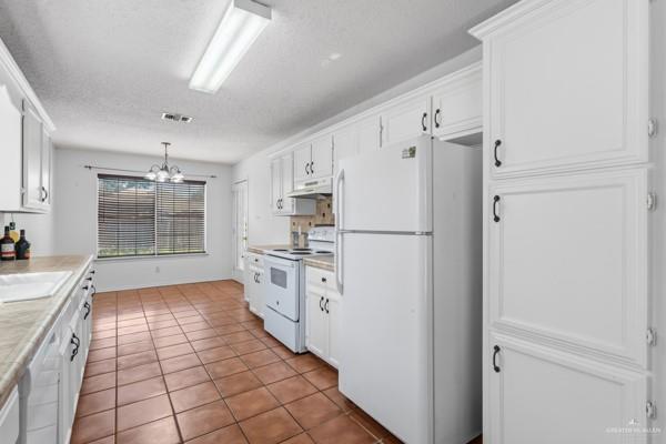 3409 Violet Ave W