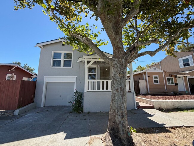 Photo - 1225 Pine St
