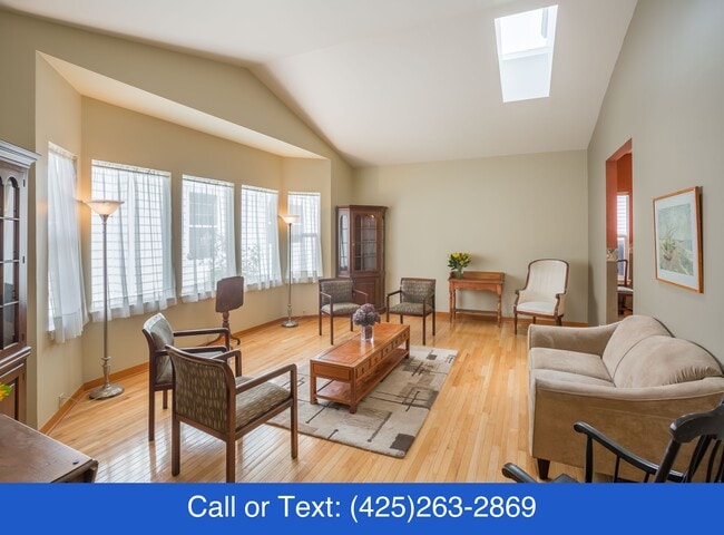 Photo - 12044 Roosevelt Way NE Unit C