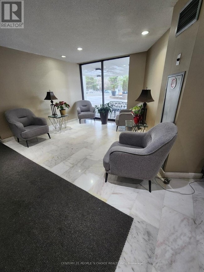 Photo - 3695 Kaneff Crescent Unit 1803