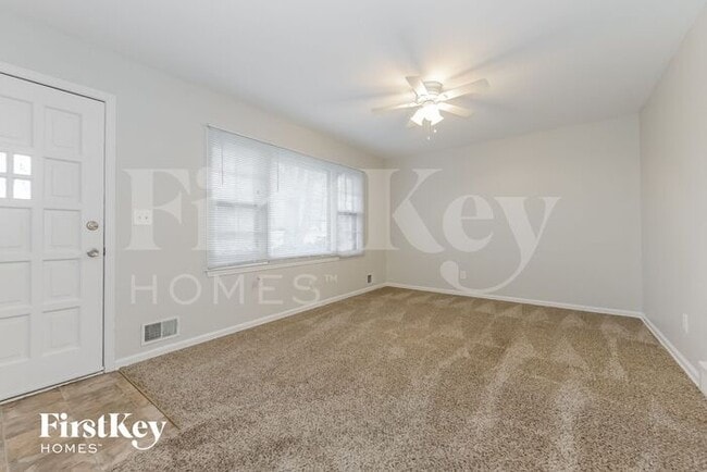 Photo - 8607 Elm Ave