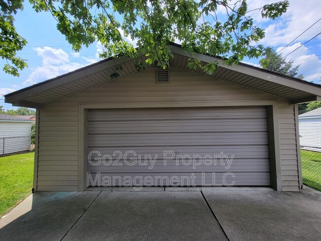 Photo - 23331 Oak St