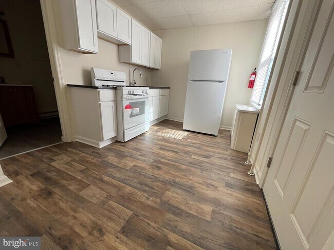 Photo - 218 S Broadway Unit #2